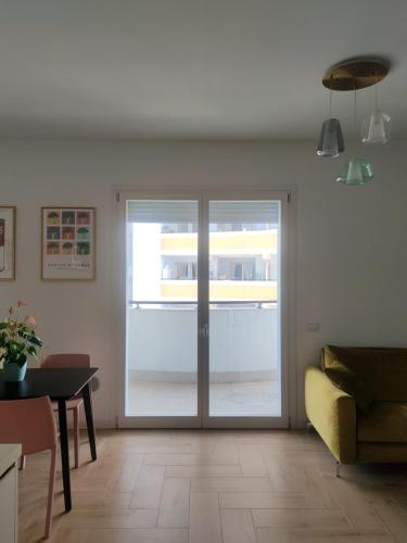 Moderno bilocale con ampio balcone