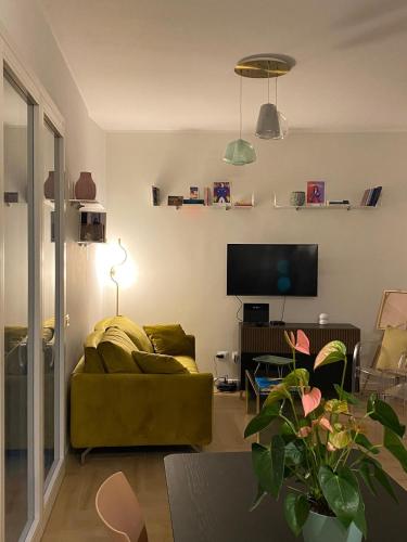 Moderno bilocale con ampio balcone