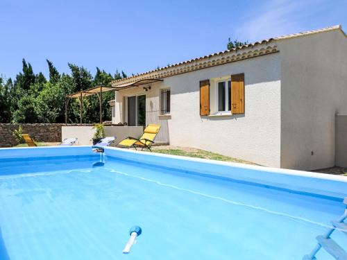 Holiday Home A la porte d'Avignon by Interhome