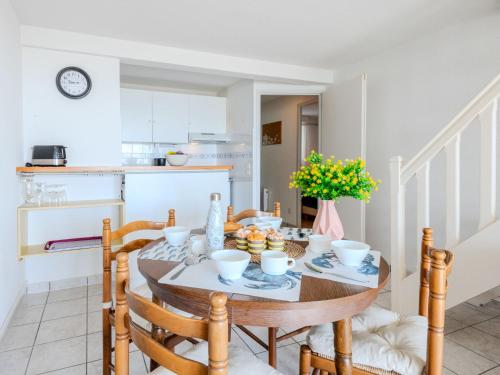 Kuchyň nebo kuchyňský kout v ubytování Apartment Cap Océan-5 by Interhome