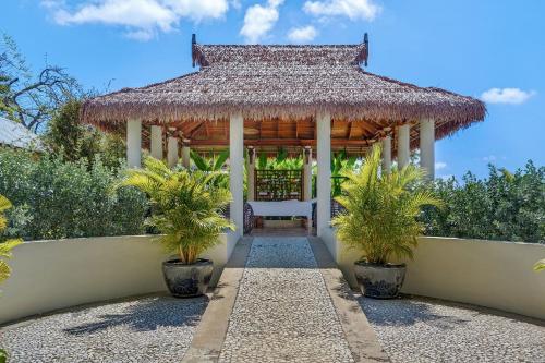 Κήπος έξω από το Ocean Cliff Hotel Negril Limited - Adults Only