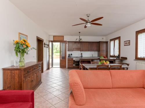 Ruang duduk di Holiday Home Il Cipresso by Interhome