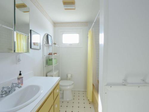 Koupelna v ubytování Stoughton