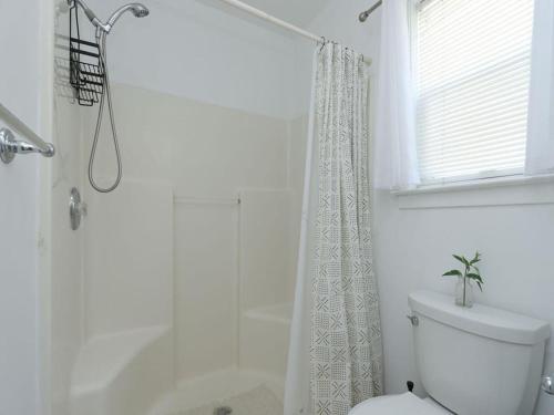 Ένα μπάνιο στο Beach Haven West Has It All, Pool, Hot Tub