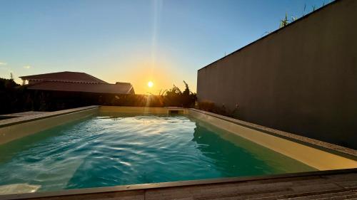 Bazén v ubytování Pitaya Lodge by Lodge Paradise nebo v jeho okolí