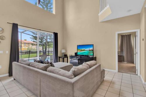 Μια τηλεόραση ή/και κέντρο ψυχαγωγίας στο Orlando Gem - Private Pool and Theater Room