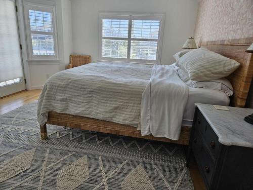 Gallery image of Luxurious 6 Bedroom 3,5 Bath With Private Beach Access, Bocce And Tennis Court in Haven Beach