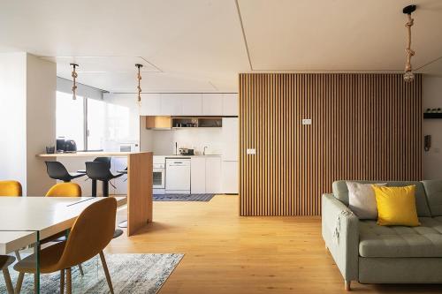 Yellow Breeze Apartment by Cozy Stay
