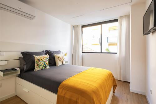 Yellow Breeze Apartment by Cozy Stay