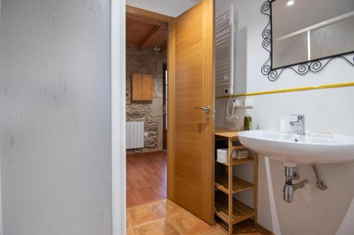 Ένα μπάνιο στο Seastone Gateway-Tarrio Beach House