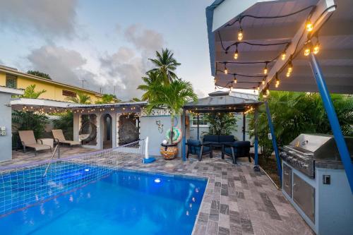 Impressive Private Pool Mandevilla Home Near Beach
