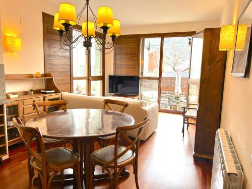 Apartament amb una terrassa única by RURAL D'ANEU