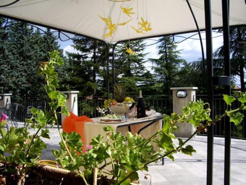Gallery image of Hotel Miravalle 2000 in Lizzano in Belvedere