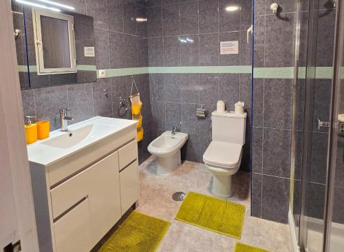 Ванная комната в Casita Canaria Playa Beachfront Access & Lateral Ocean View With Terrace