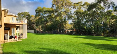 Κήπος έξω από το Apartment Hobart Two Bedroom Self Contained in Geilston Bay