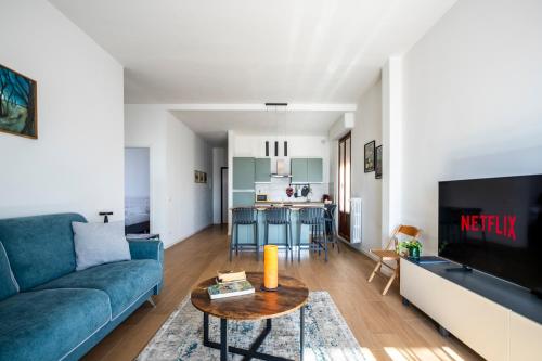 NEW 2BDR - Attico Panoramico con Posto Auto