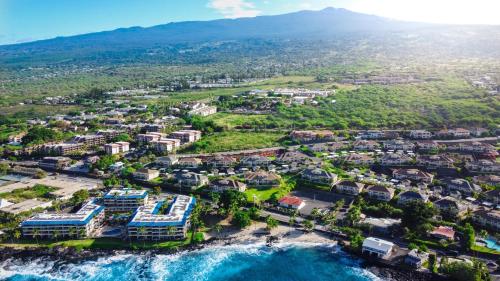 an aerial view of a resort on the beach at Hale Makani in Kailua-Kona