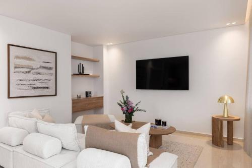2-BDR SV Elegance Luxury Apt with Shared pool