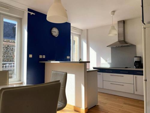 Résidence 6 Rue A.c. - Appartement entièrement remis à neuf au cœur du Val-André. MAE-6544