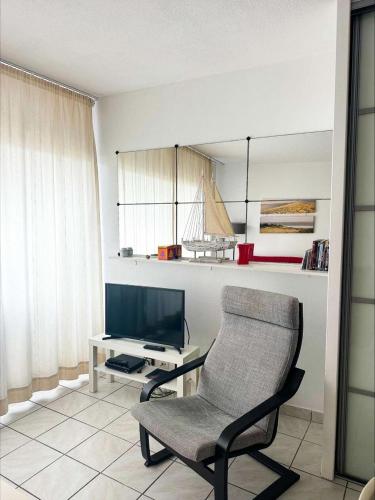 Photo de la galerie de l'établissement Résidence Sun Beach - Studio cabine à Arcachon centre, vue imprenable sur le bassin MAE-9064, à Arcachon