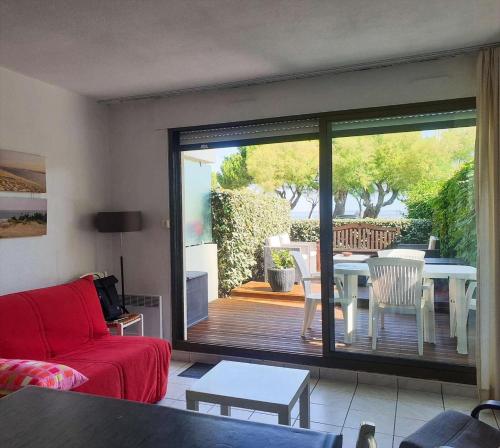 Photo de la galerie de l'établissement Résidence Sun Beach - Studio cabine à Arcachon centre, vue imprenable sur le bassin MAE-9064, à Arcachon