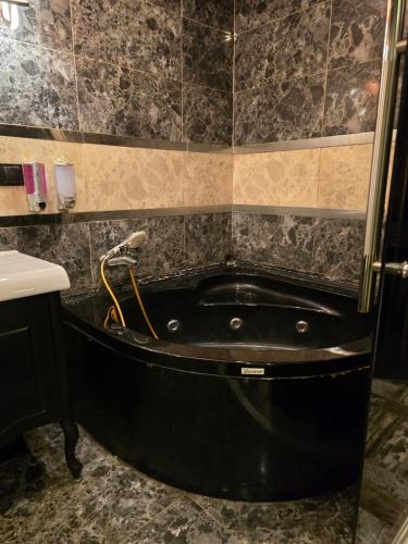 Ένα μπάνιο στο KLC Apart Otel