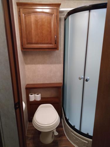Un baño de Lakefront! Twin Birch Resort - The Loon