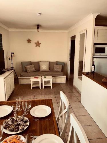 Photo de la galerie de l'établissement Résidence Bleu Marine - Appartement 6 pers, vue mer, résidence Bleu Marine avec piscine à Lacanau océan MAE-0731, à Lacanau