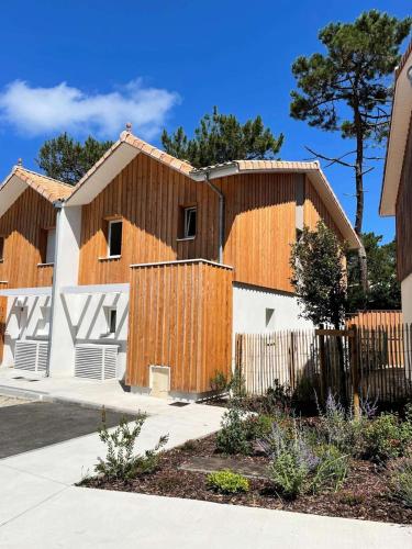 Résidence Villa Cano - Maison 4 pièces neuve, à louer à deux pas des plages Sud MAE-2741
