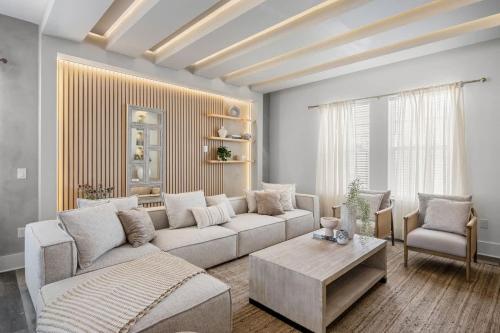 Χώρος καθιστικού στο Dream Home Steps from Emerald Beach Santa Rosa