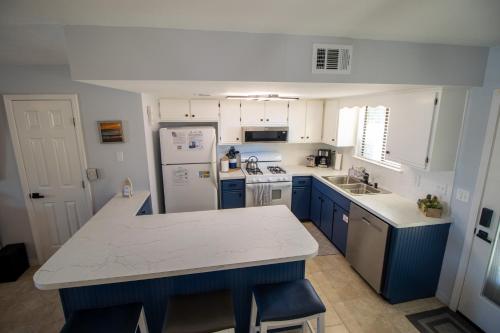 Double Take! Renovated Vacation Home photo 12