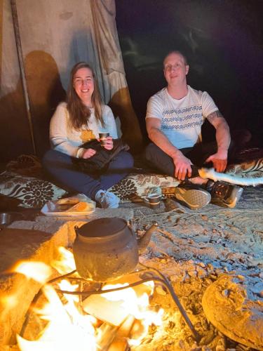 Tetamu yang menginap di SARAB Luxury Camp