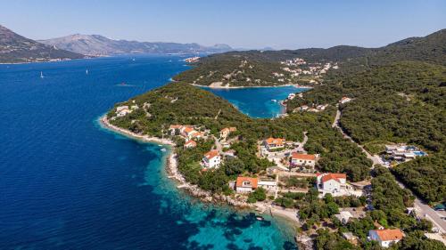 Apartments by the sea Tri Zala, Korcula - 556
