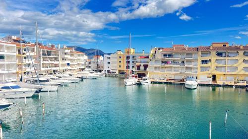Apartamento B Frente al Canal con Terraza