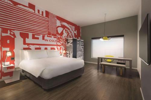 Radisson Red Minneapolis Downtown Image