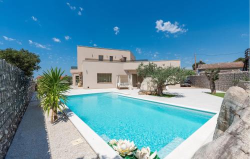 Beautiful Home In Galizana With Sauna