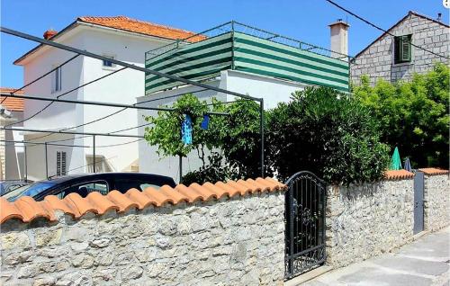 Amazing Apartment In Supetar With Wifi