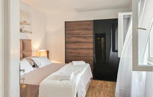 Amazing Apartment In Supetar With Wifi