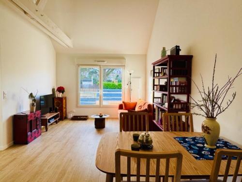 Appartement neuf avec terrasse et parking à Groix - FR-1-813-23