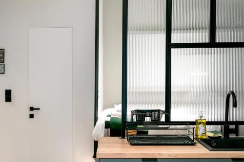 Lyndon Deluxe Studio - Athens Modern Escape