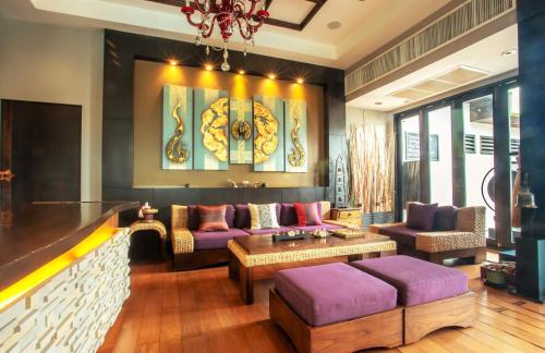 Posezení v ubytování Nouvo City Hotel