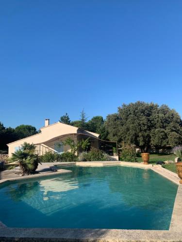 Piscina a Location maison provençale o a prop