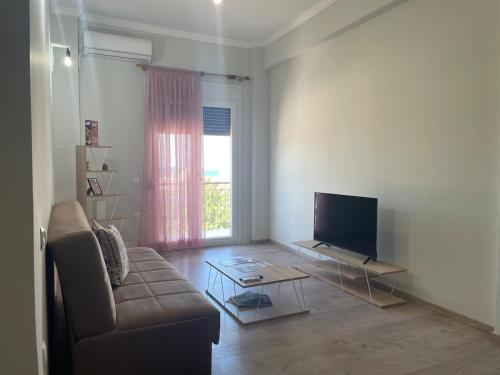 2 bedroom apt with a sea view