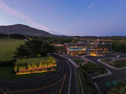 Üldine mäevaade või majutusasutusest Amber Pure Hill Hotels & Resorts Jeju pildistatud vaade