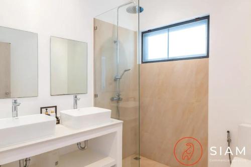 Ένα μπάνιο στο Villa Alamanda 3br Private Pool & Sea View