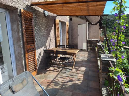 Maison de village avec terrasse