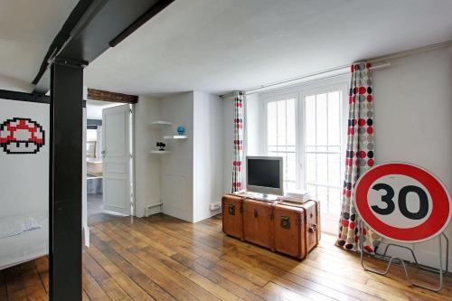 Large Duplex Le Marais