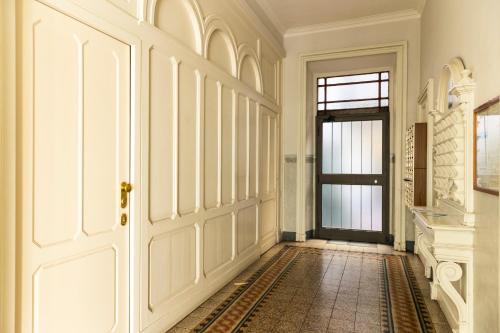 Easy Central Flat