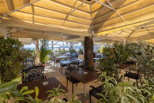 Luxury Rooms & Apartment - Main promenade, Sea & City View in Diocletian Palace Split