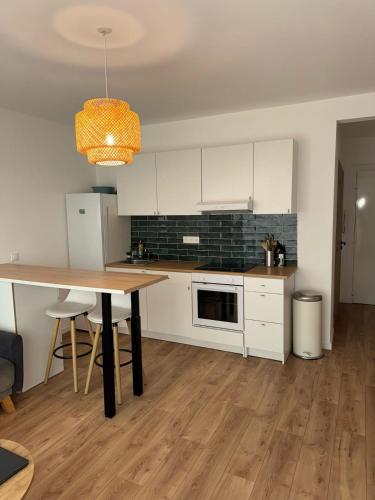 Charming 2P Nice center for 4